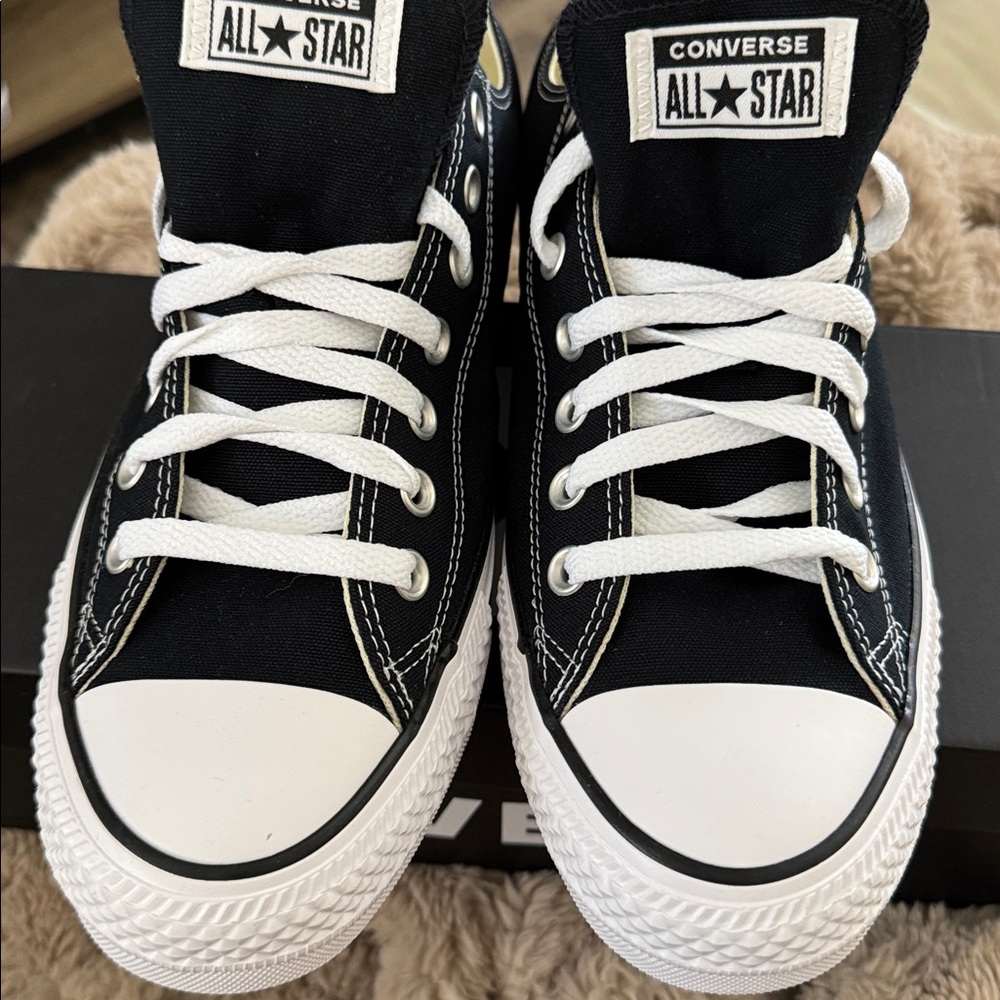 ❇️NWT❇️ Converse All Star Low Canvas Sneakers - Picture 9 of 9